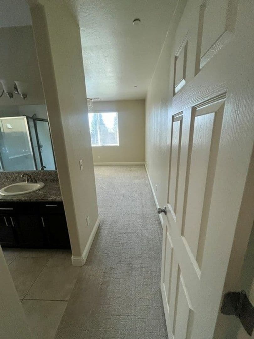 Lemoore House: 899 Cabrillo Street