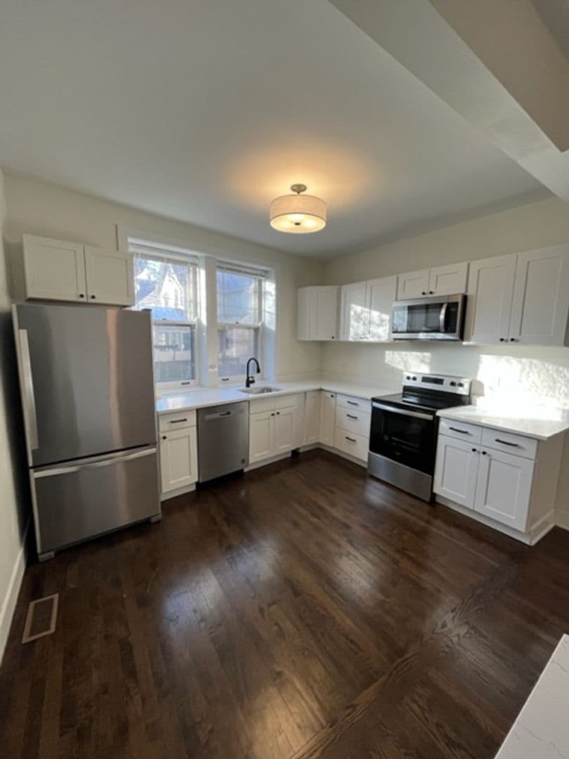 Evanston Apartment: 126 Main St. Apt. 1