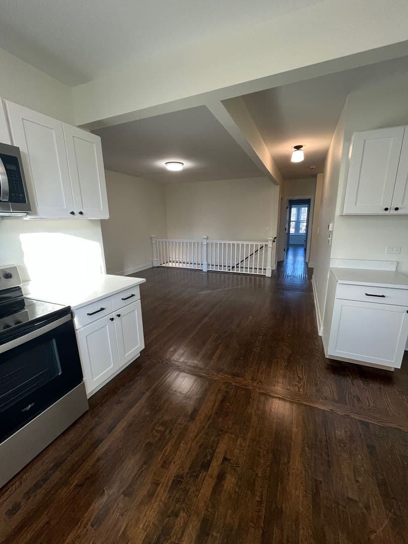 Evanston Apartment: 126 Main St. Apt. 1