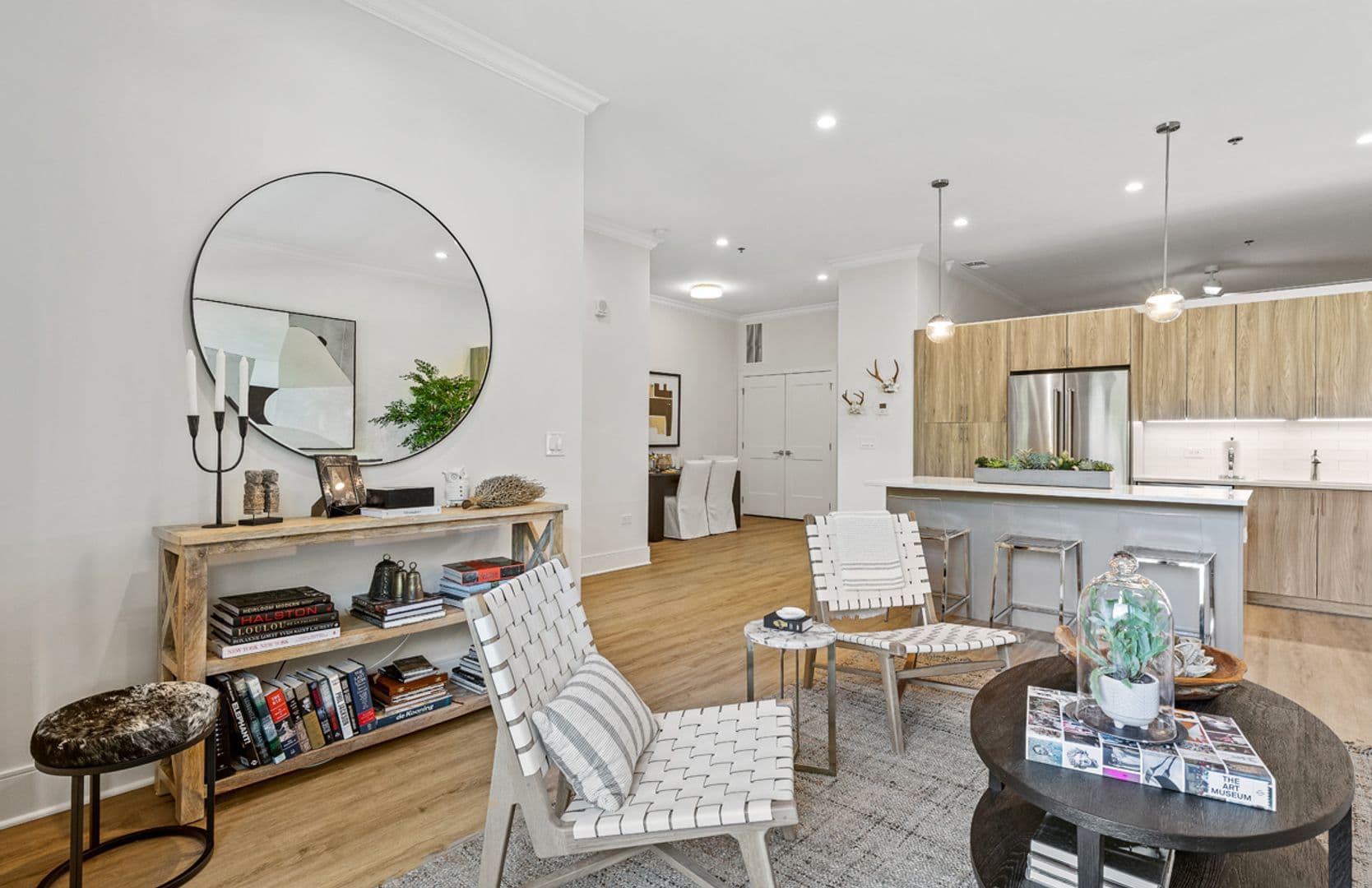 Evanston Apartment: 1555 Ridge Ave.