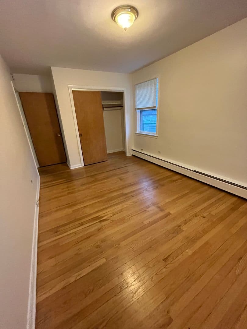 Evanston Apartment: 131 Ashland Ave. - 3S