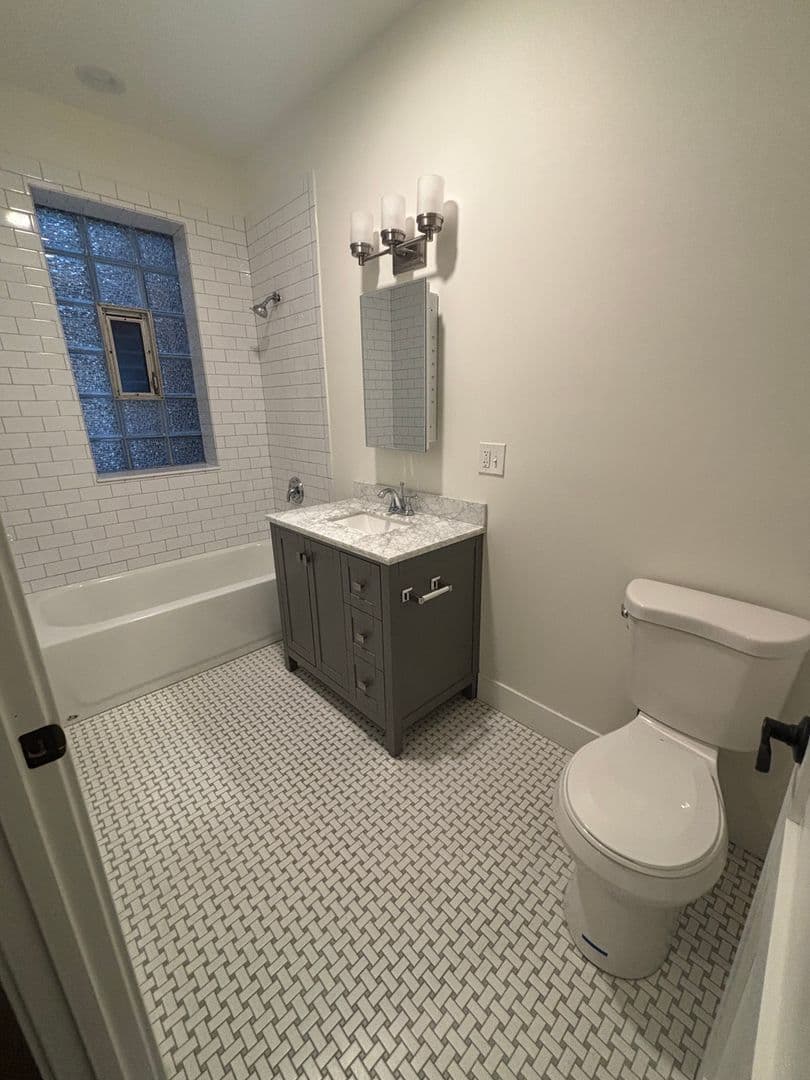 Evanston Apartment: 126 Main St. Apt. 1