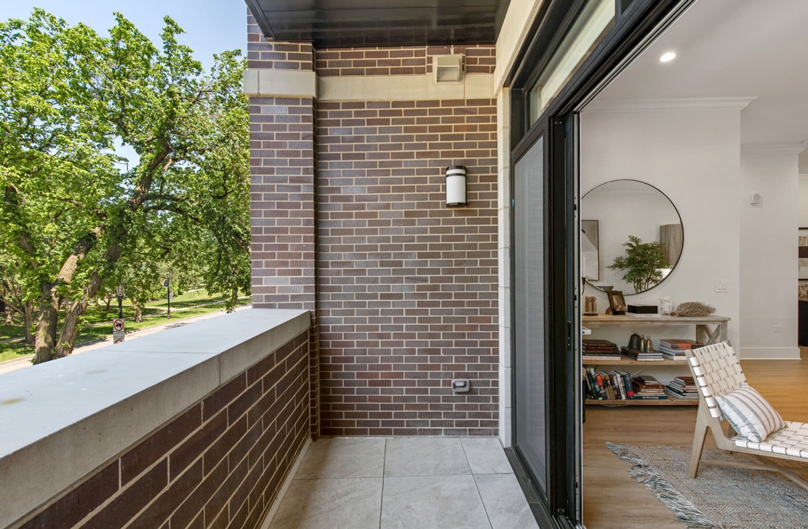 Evanston Apartment: 1555 Ridge Ave.