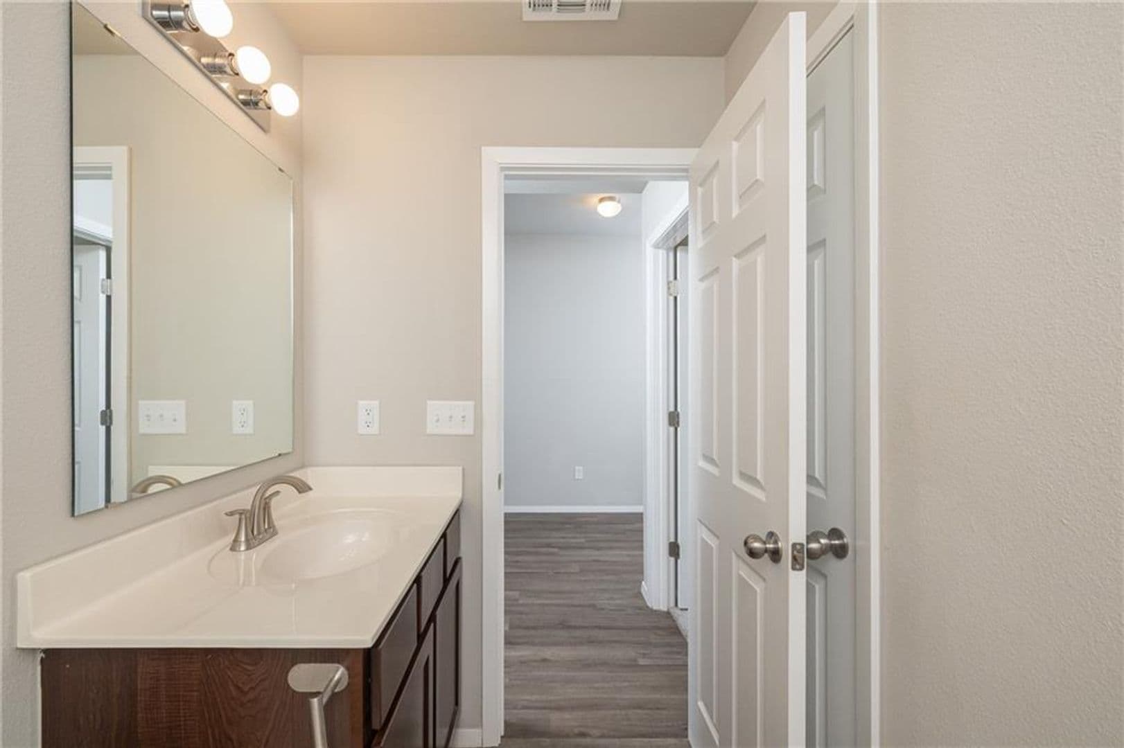 Pea Ridge House: 2701 Bauer St,