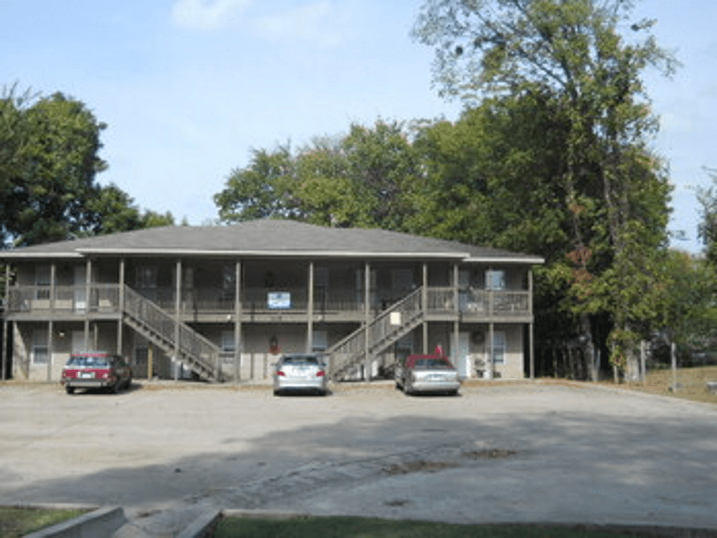 Van Buren Apartment: 1115 Ozier St.