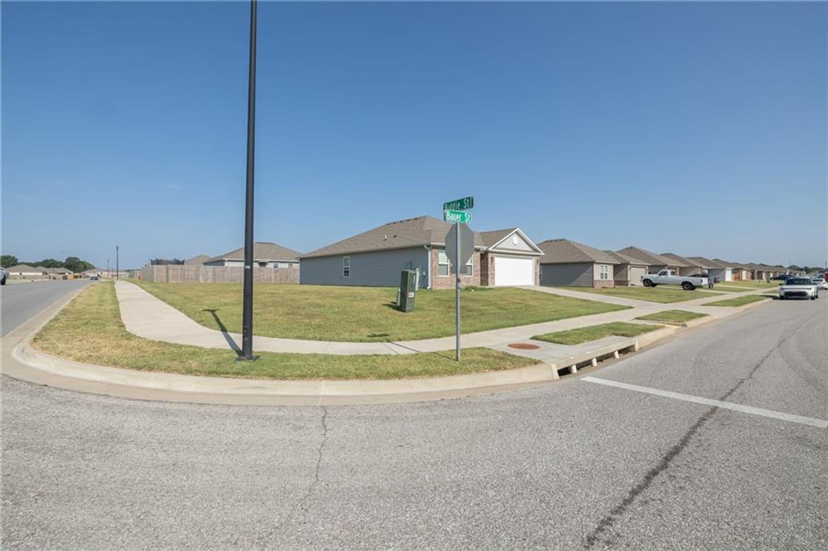 Pea Ridge House: 2701 Bauer St,