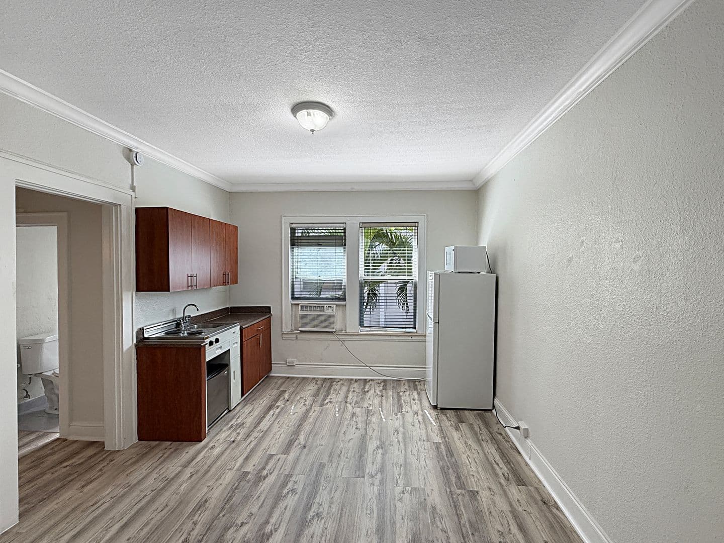 Coral Gables Condo: 126 Mendoza Ave Apt 7A