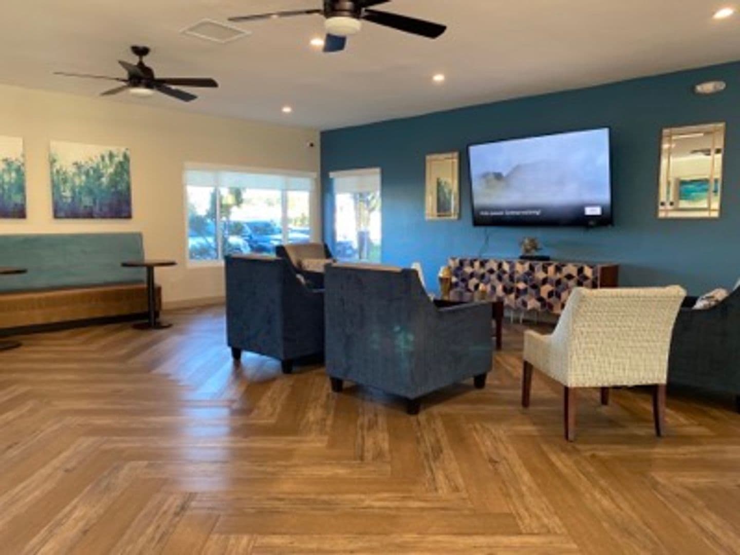 Anaheim Apartment: 225 Southwestern Ave