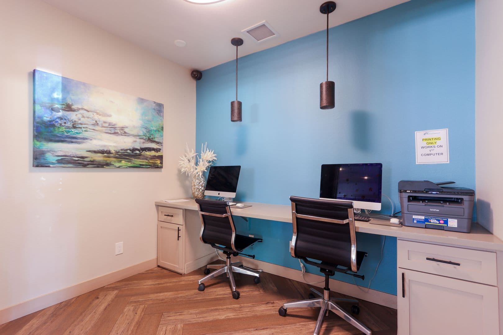 Anaheim Apartment: 225 Southwestern Ave