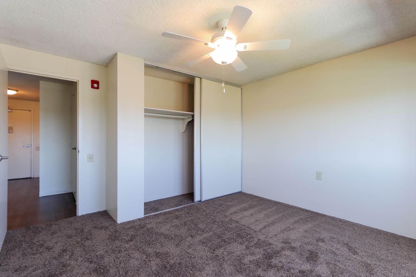 Bellflower Apartment: 9550 Oak Street