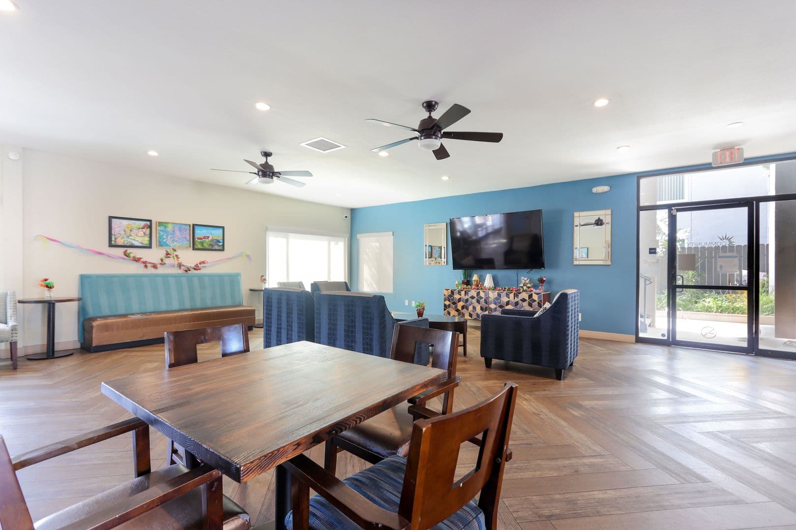 Anaheim Apartment: 225 Southwestern Ave