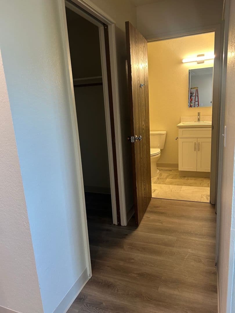 Campbell Apartment: 250 Budd Avenue
