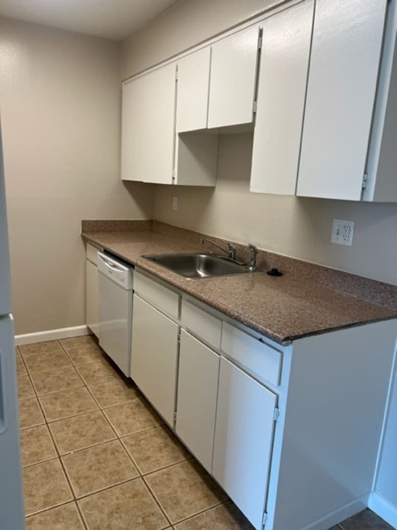 Sacramento Apartment: 9230 Kiefer Blvd