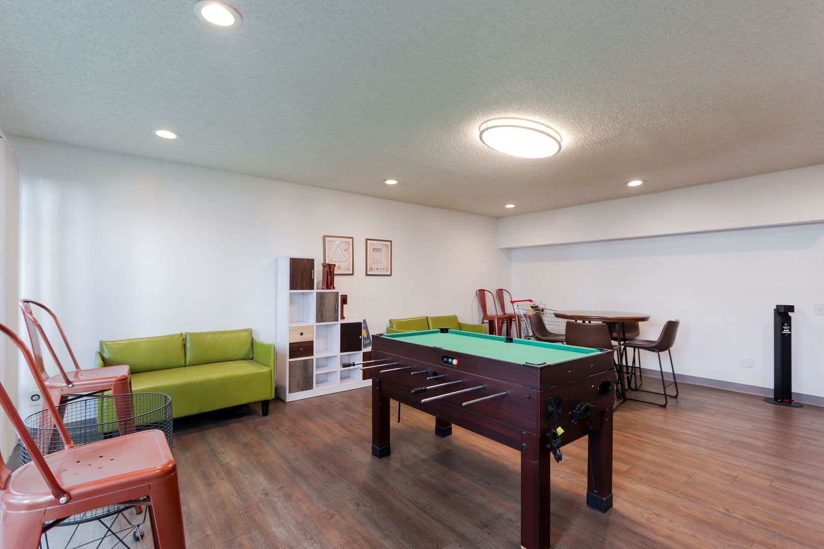 Anaheim Apartment: 225 Southwestern Ave
