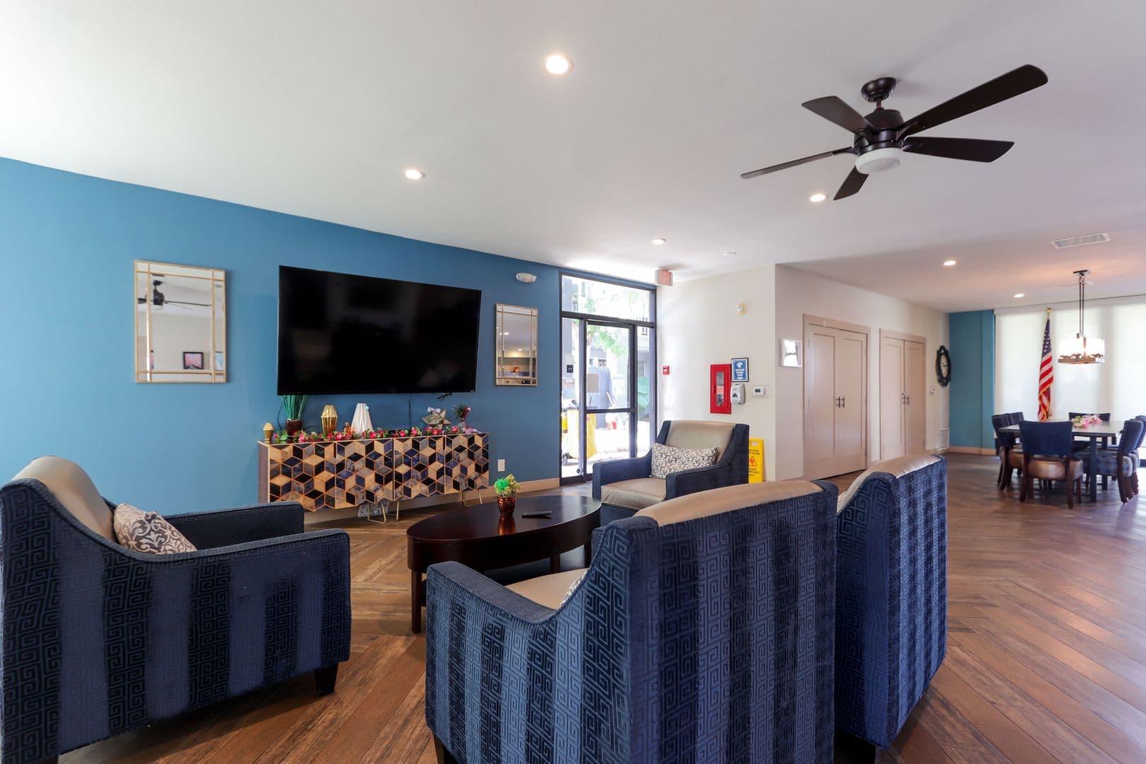 Anaheim Apartment: 225 Southwestern Ave
