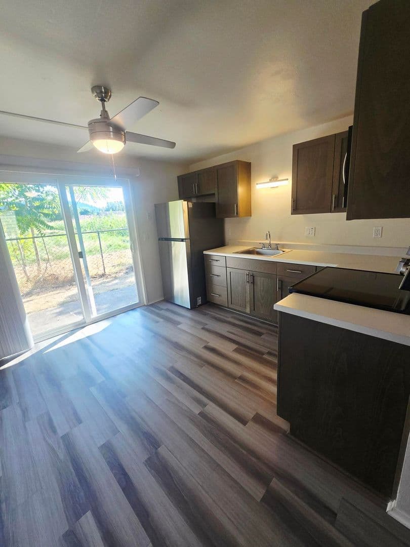 Portland Apartment: 14992 SE Division St.