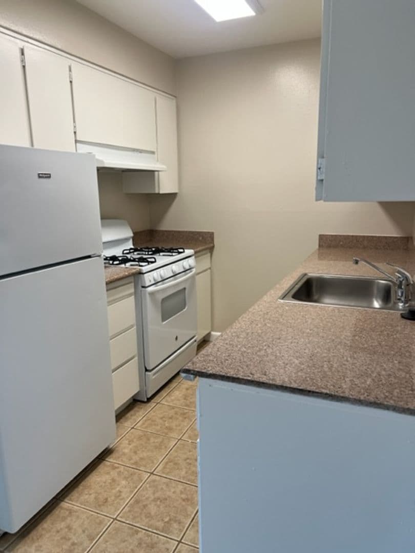 Sacramento Apartment: 9230 Kiefer Blvd