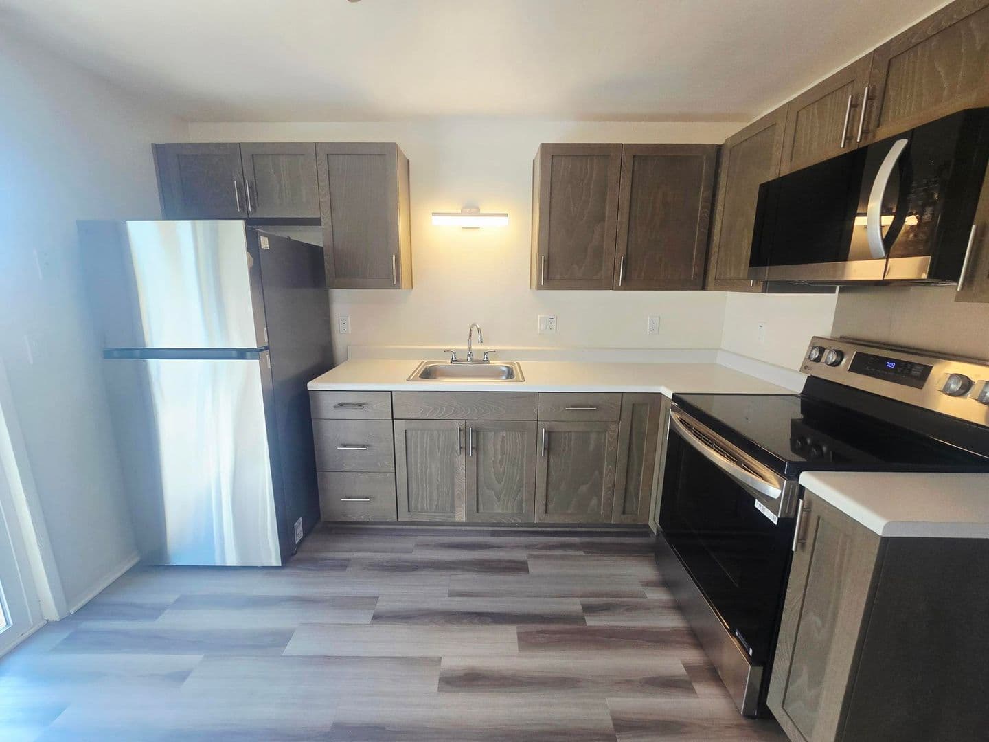 Portland Apartment: 14992 SE Division St.