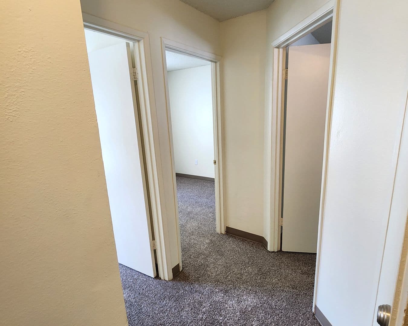 Portland Apartment: 5802 N Michigan Avenue