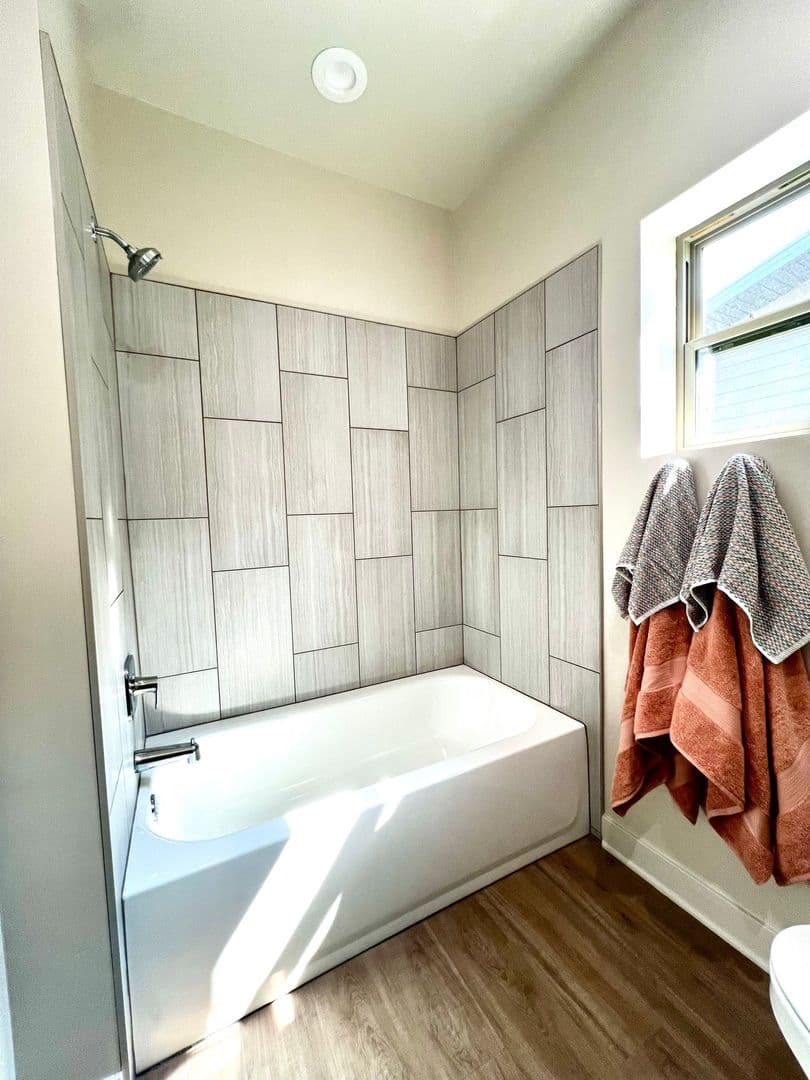 Grand Island Apartment: 1113 North Claude Road