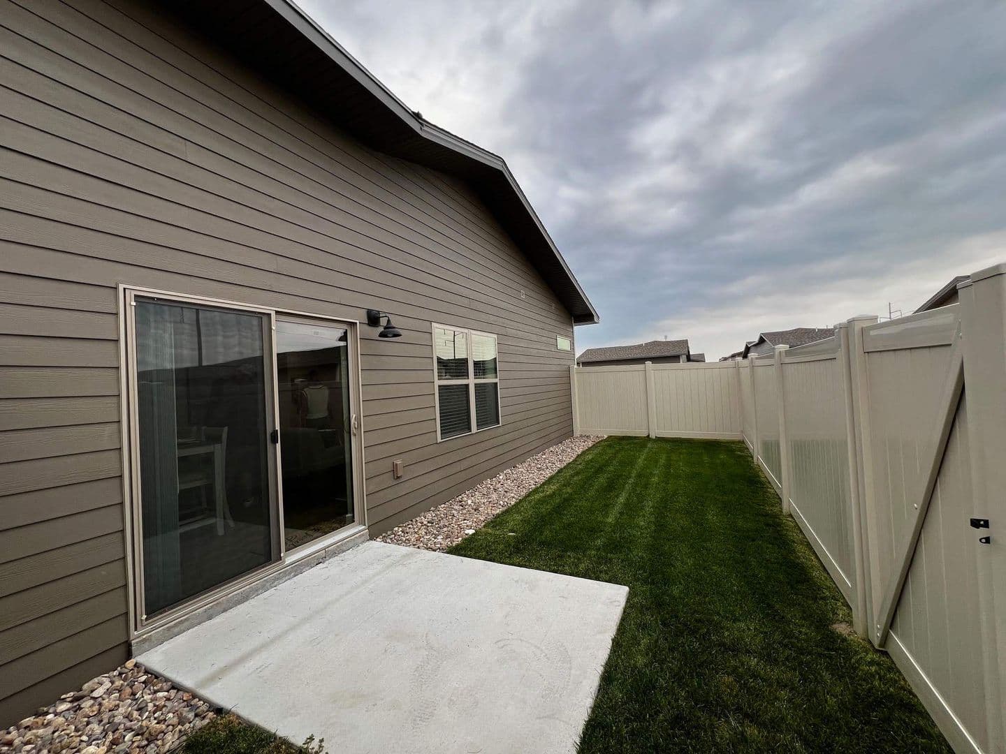 Grand Island Apartment: 1113 North Claude Road