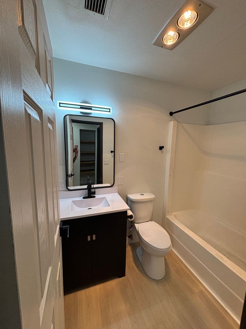 Bismarck Apartment: 215 East Arbor Ave