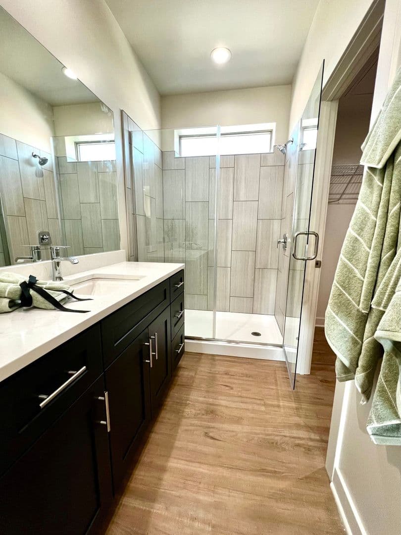 Grand Island Apartment: 1113 North Claude Road