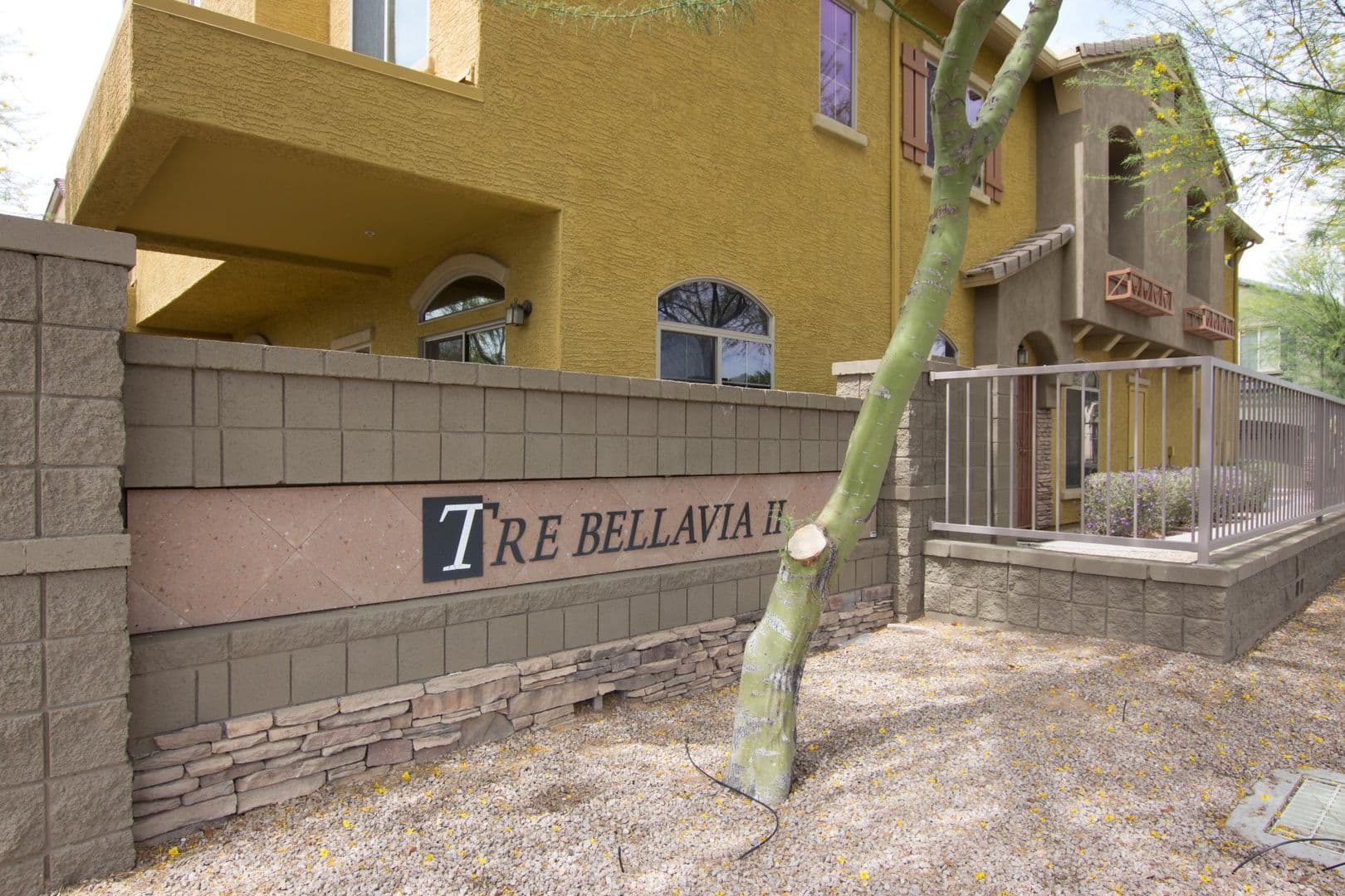 PHOENIX Townhome: 2150 E. Bell Rd.