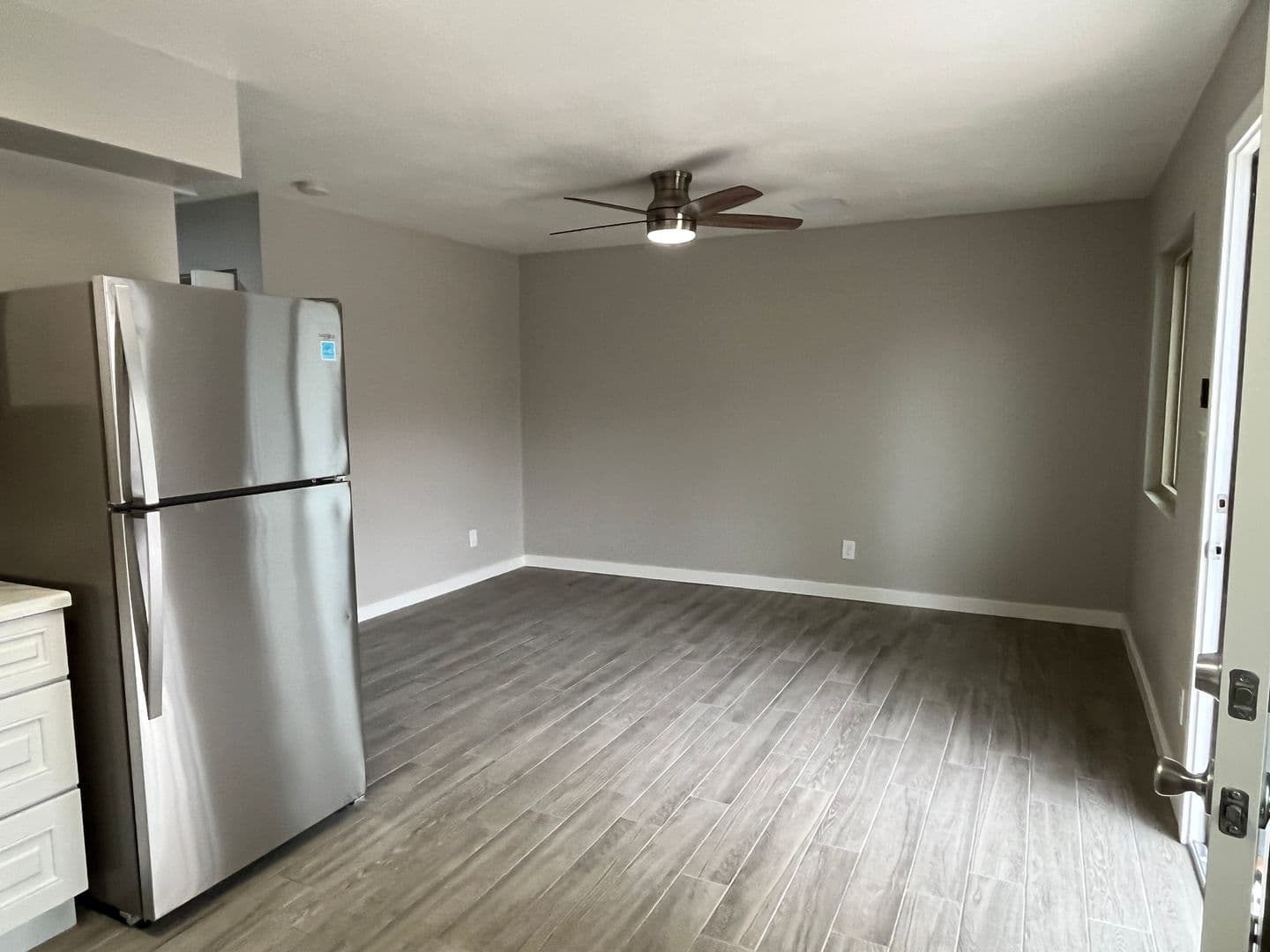 Phoenix Apartment: 2912 E Roeser Rd