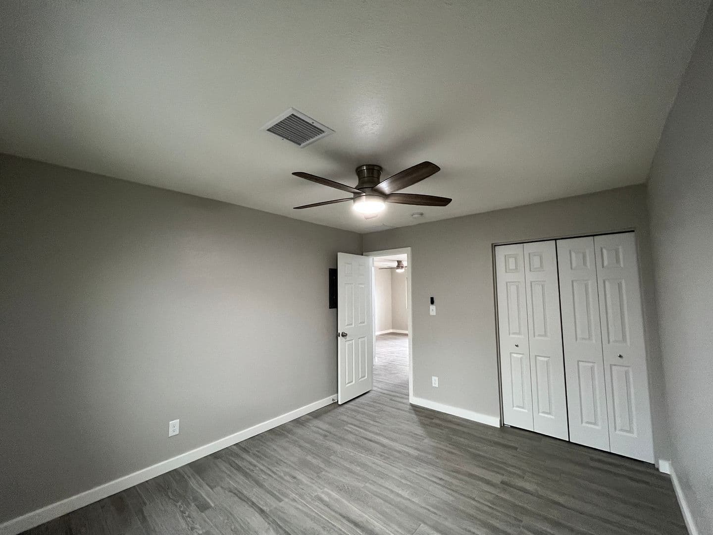 Phoenix Apartment: 2912 E Roeser Rd