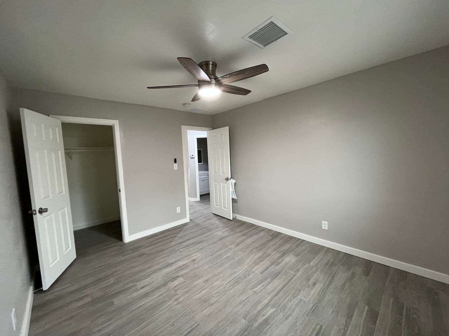 Phoenix Apartment: 2912 E Roeser Rd