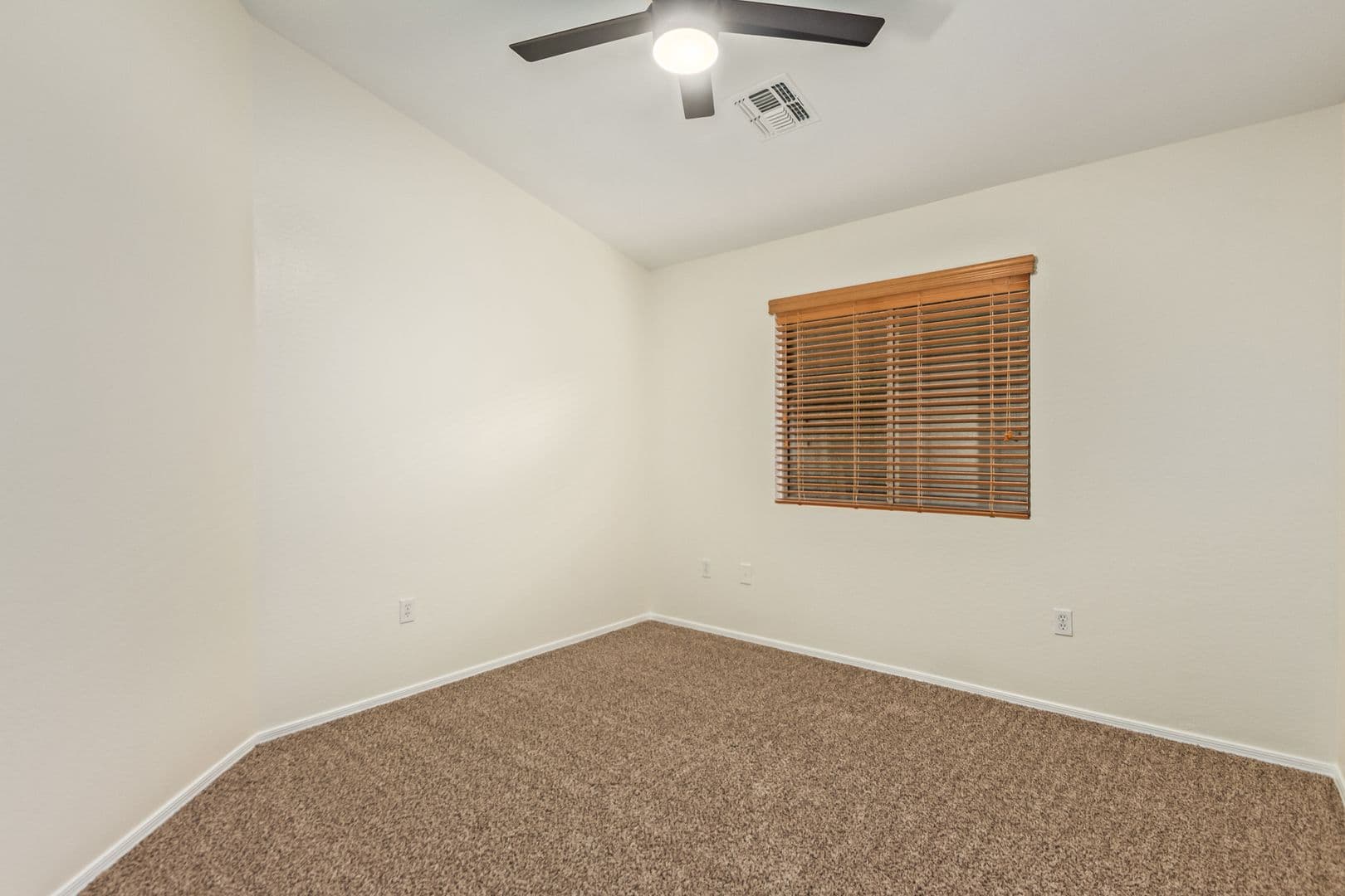 PHOENIX Townhome: 2150 E. Bell Rd.