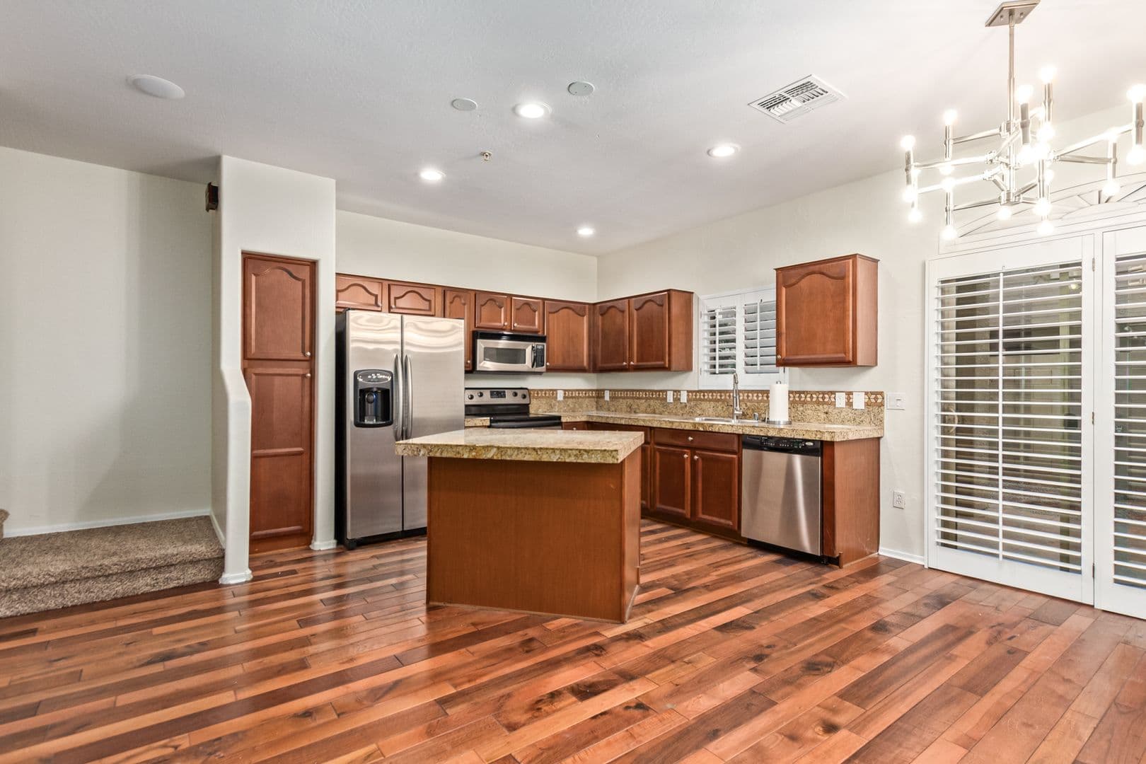 PHOENIX Townhome: 2150 E. Bell Rd.