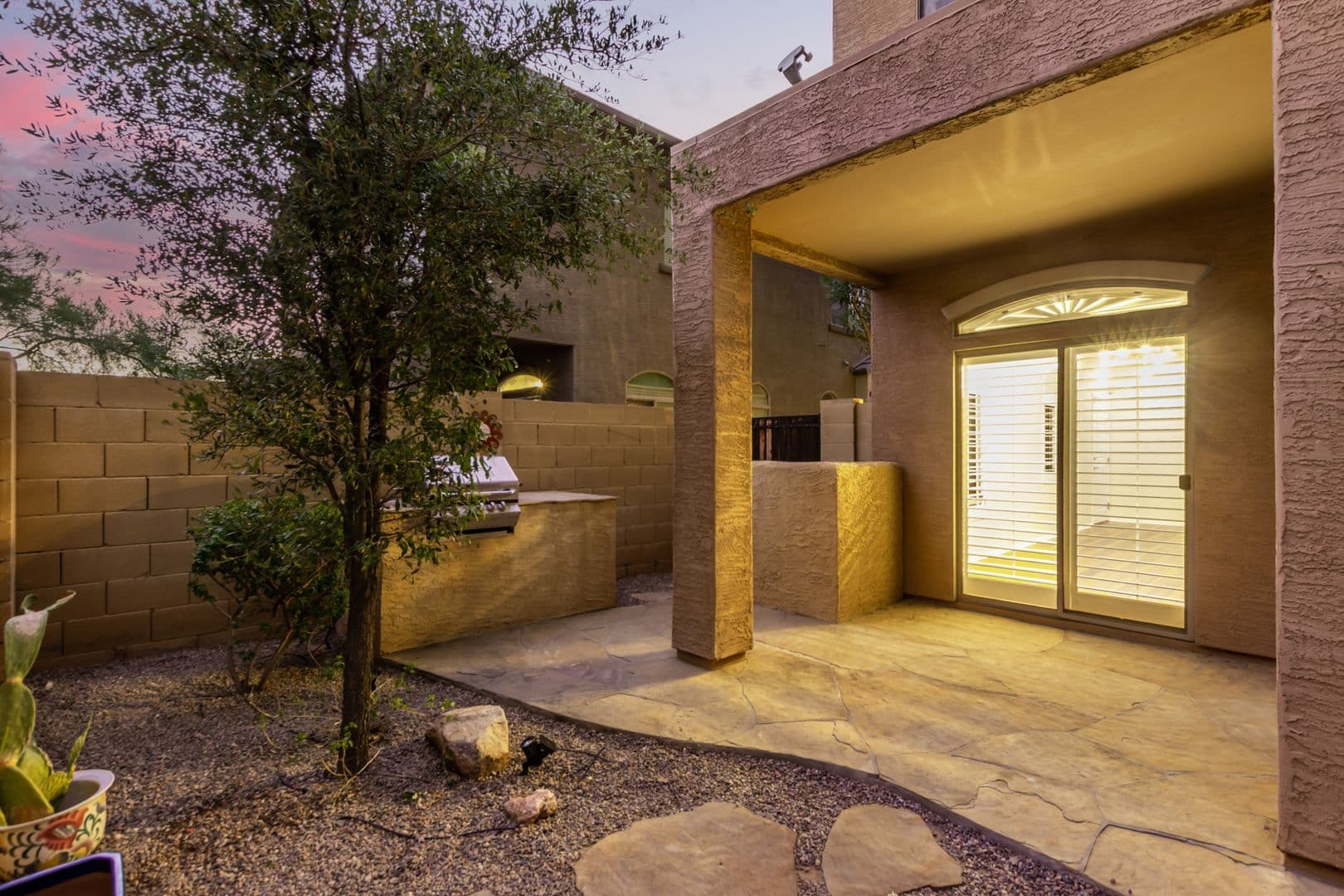 PHOENIX Townhome: 2150 E. Bell Rd.