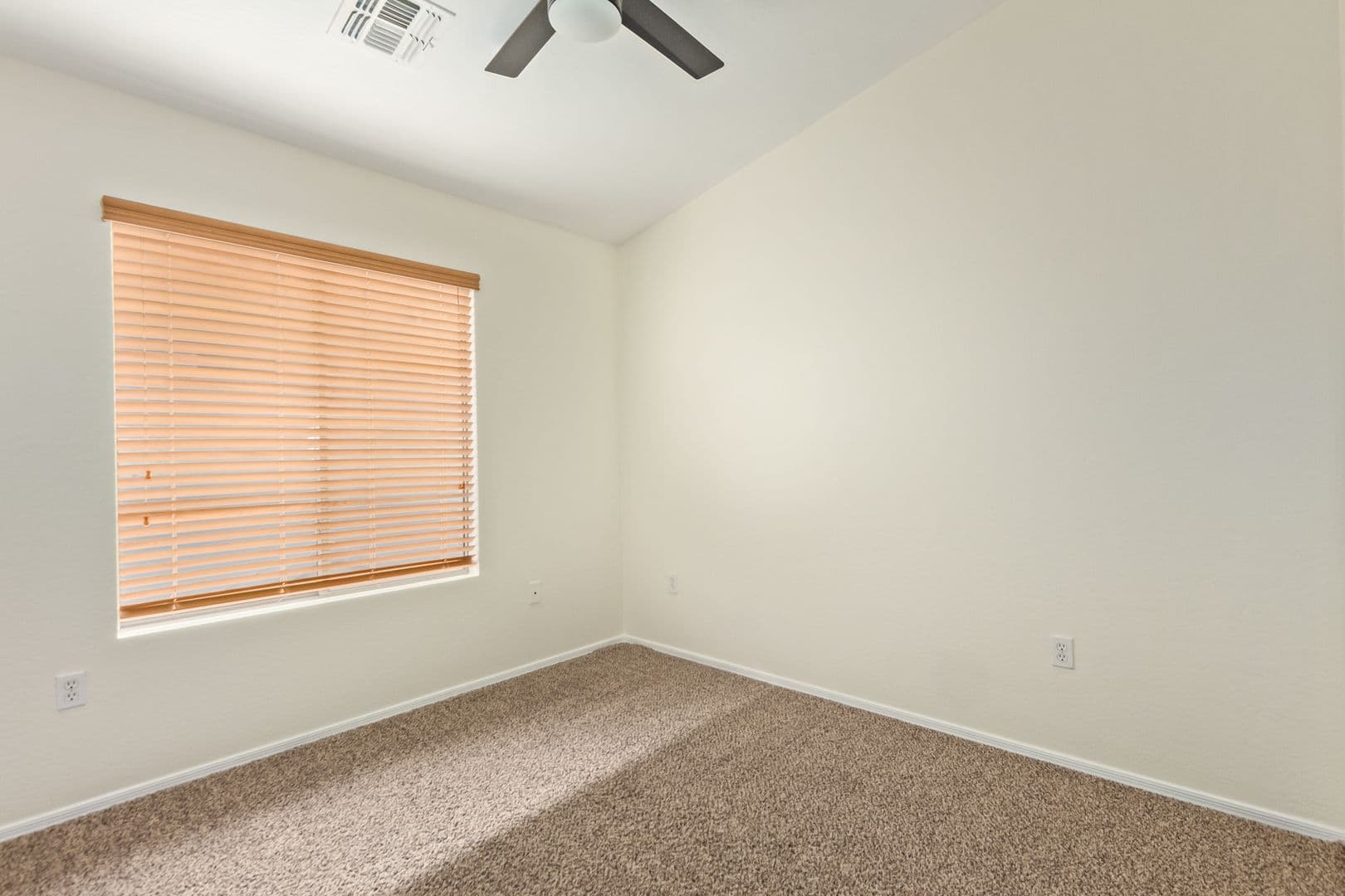 PHOENIX Townhome: 2150 E. Bell Rd.