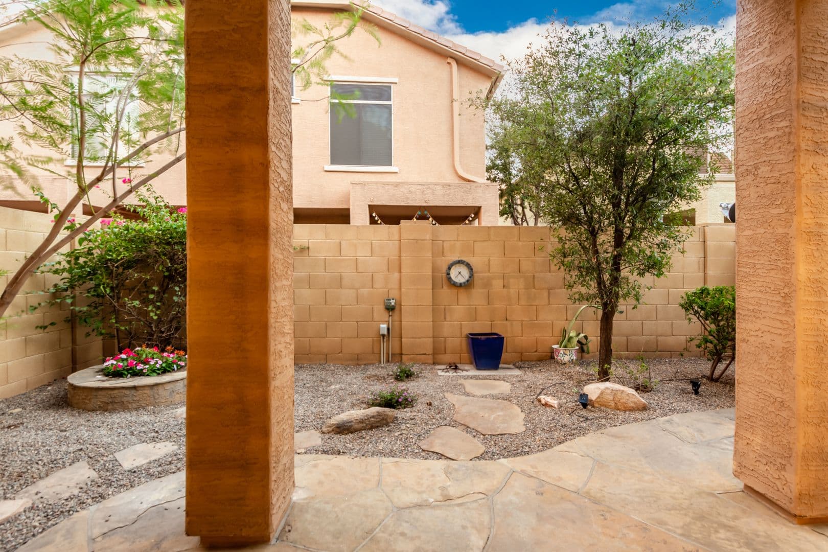 PHOENIX Townhome: 2150 E. Bell Rd.