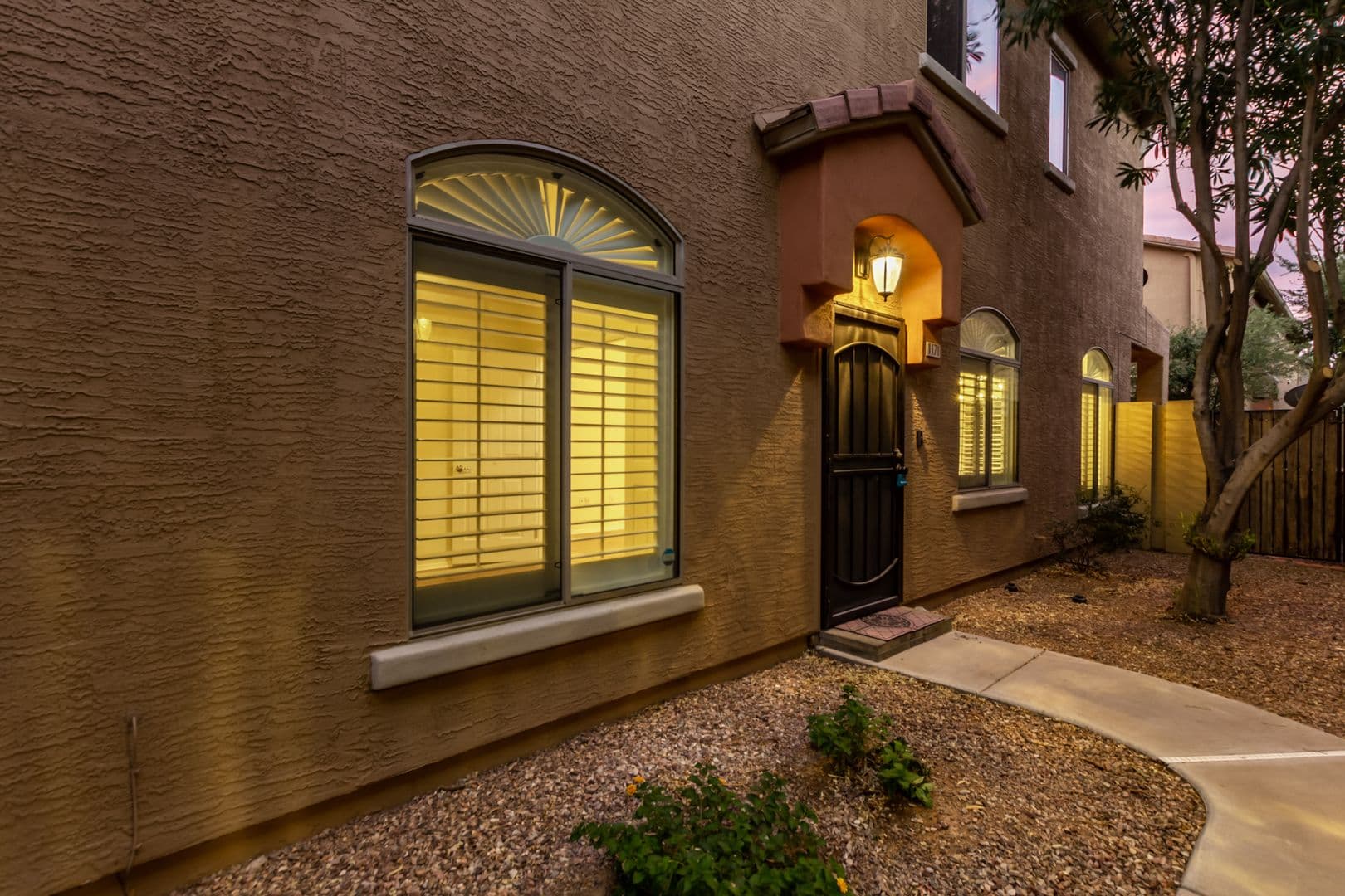 PHOENIX Townhome: 2150 E. Bell Rd.