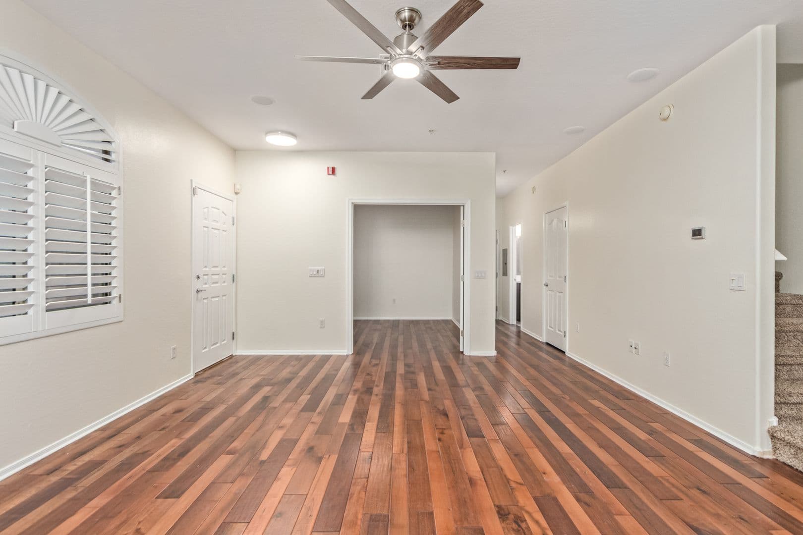 PHOENIX Townhome: 2150 E. Bell Rd.