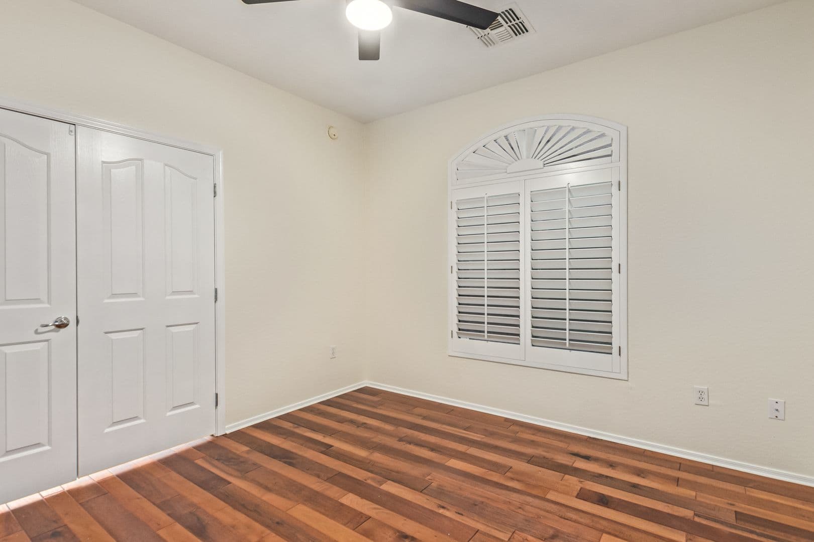 PHOENIX Townhome: 2150 E. Bell Rd.