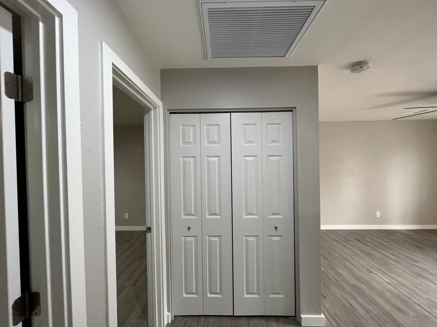 Phoenix Apartment: 2912 E Roeser Rd