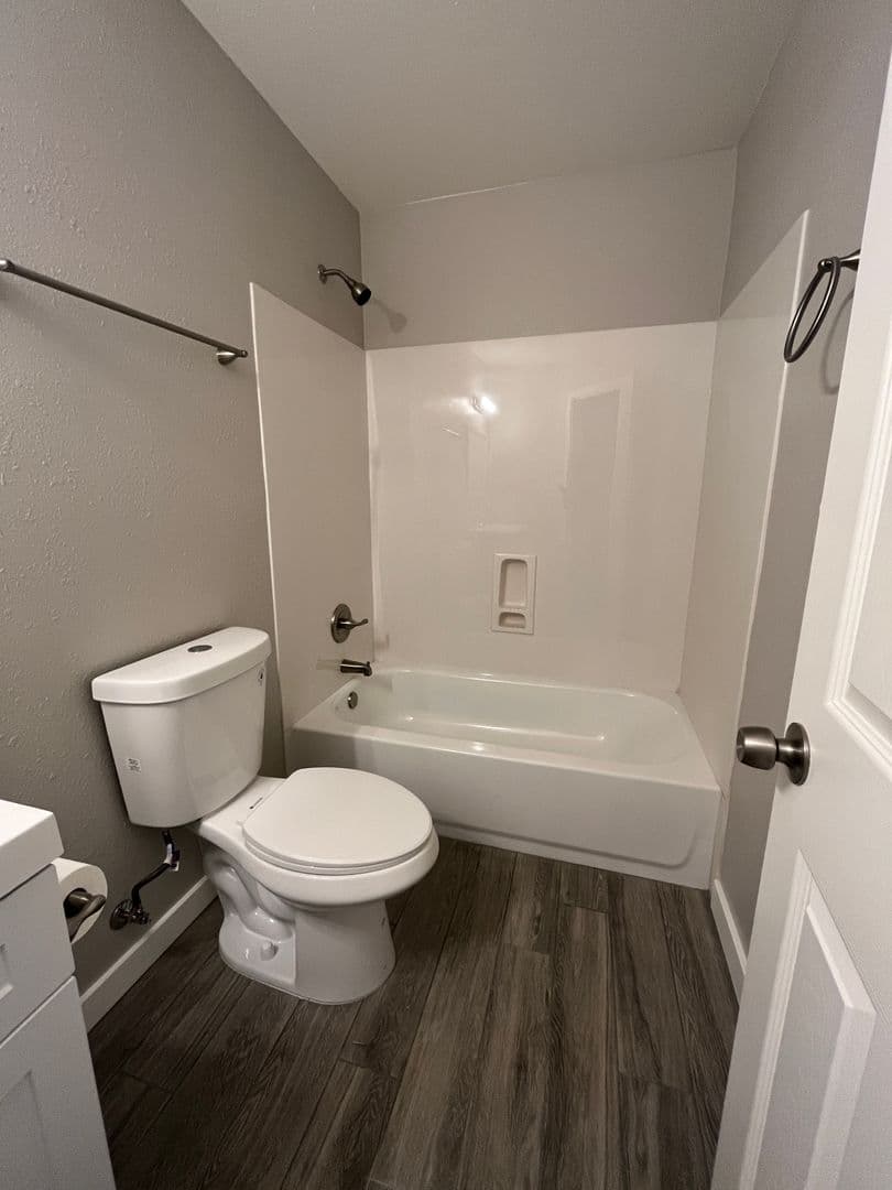 Phoenix Apartment: 2912 E Roeser Rd