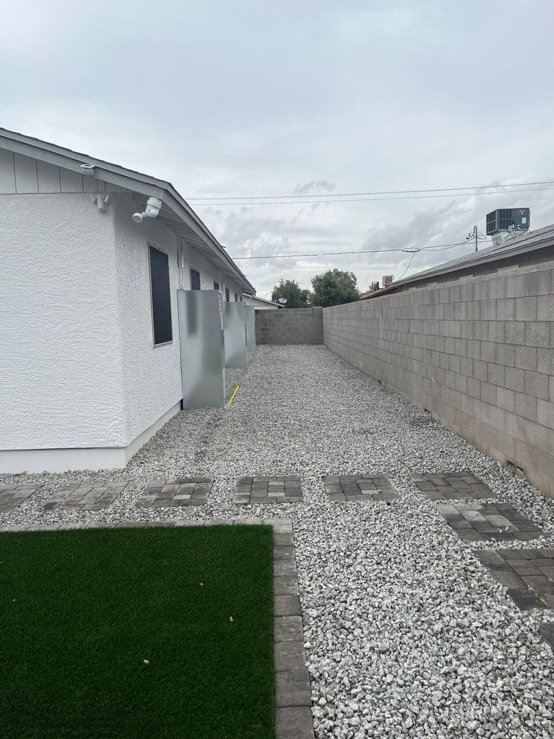 Phoenix Apartment: 2912 E Roeser Rd