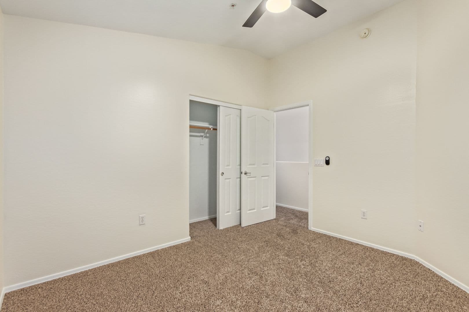PHOENIX Townhome: 2150 E. Bell Rd.
