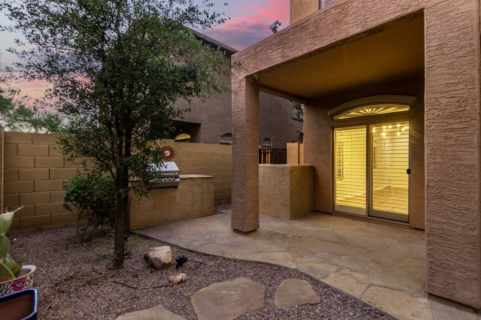 PHOENIX Townhome: 2150 E. Bell Rd.