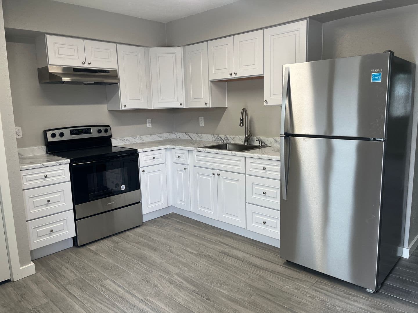 Phoenix Apartment: 2912 E Roeser Rd