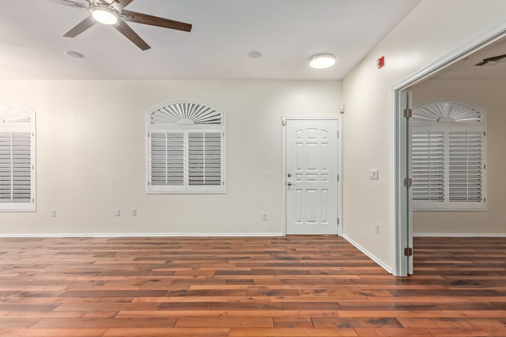 PHOENIX Townhome: 2150 E. Bell Rd.