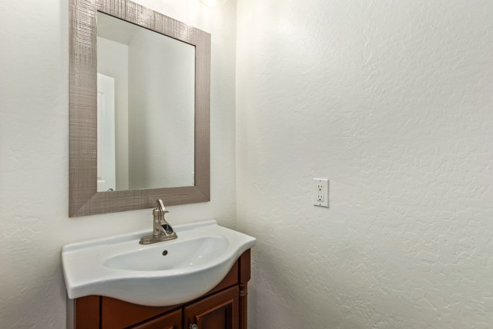 PHOENIX Townhome: 2150 E. Bell Rd.