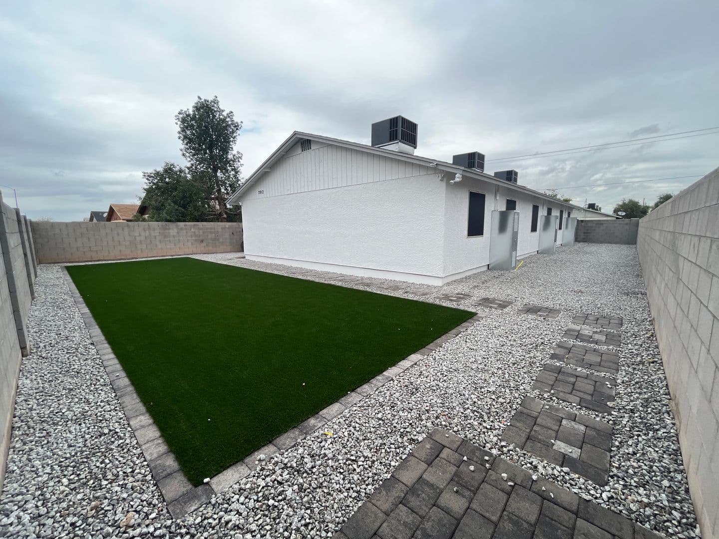Phoenix Apartment: 2912 E Roeser Rd