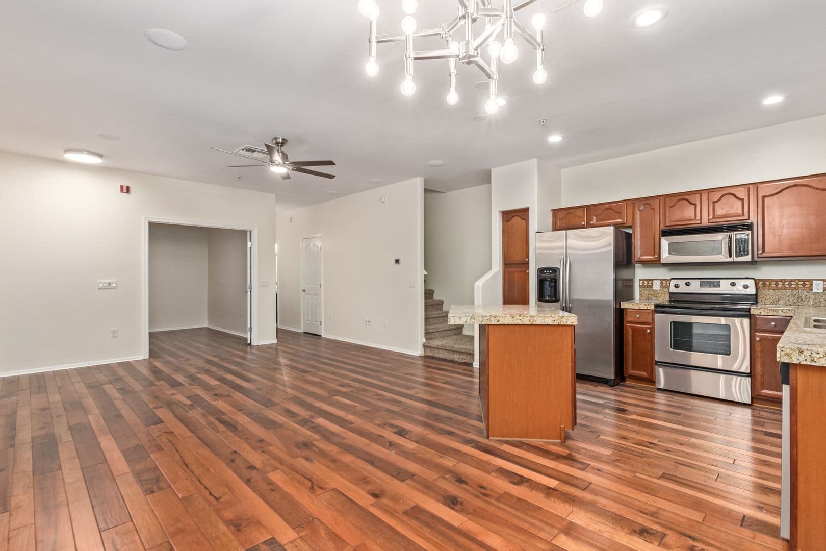 PHOENIX Townhome: 2150 E. Bell Rd.