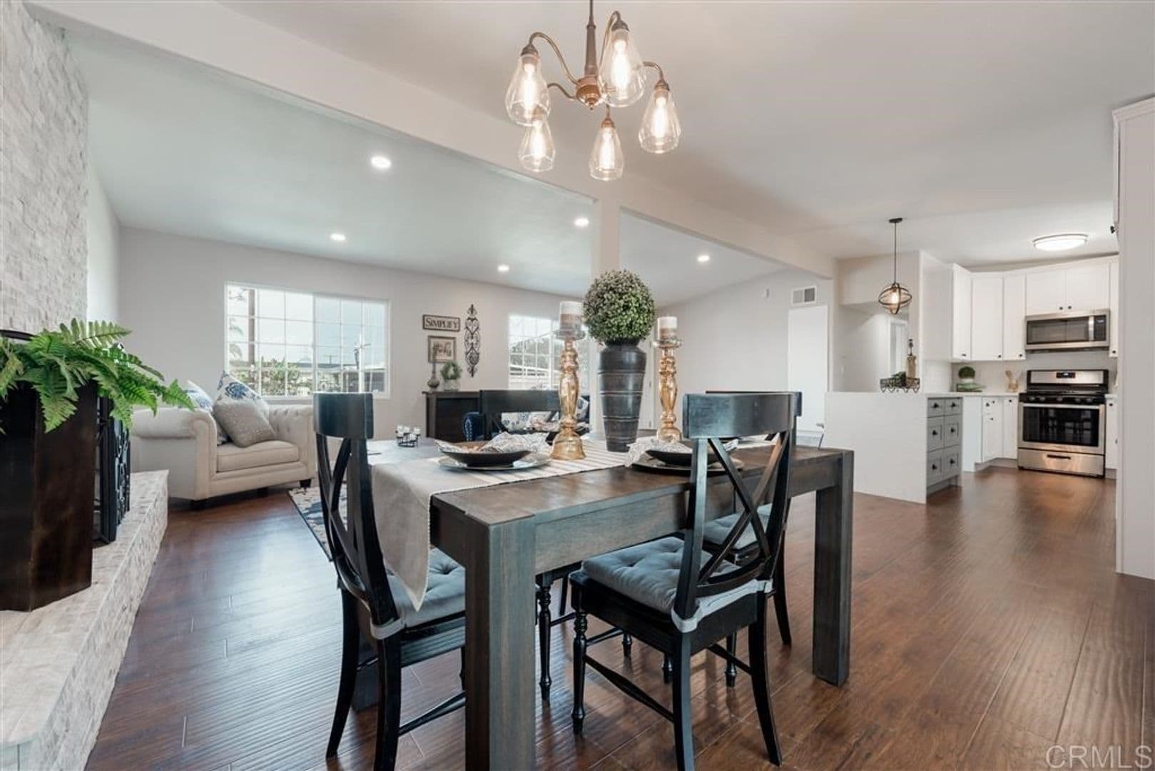 San Diego House: 4981 Dawne St